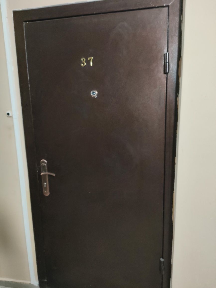 Дверь продается д