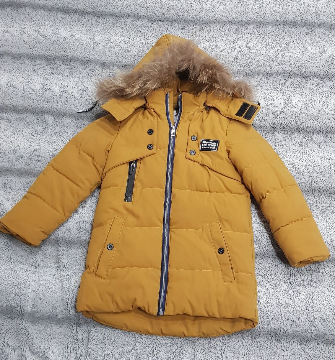 Продам зимнюю и демисезонную  куртки  для мальчика