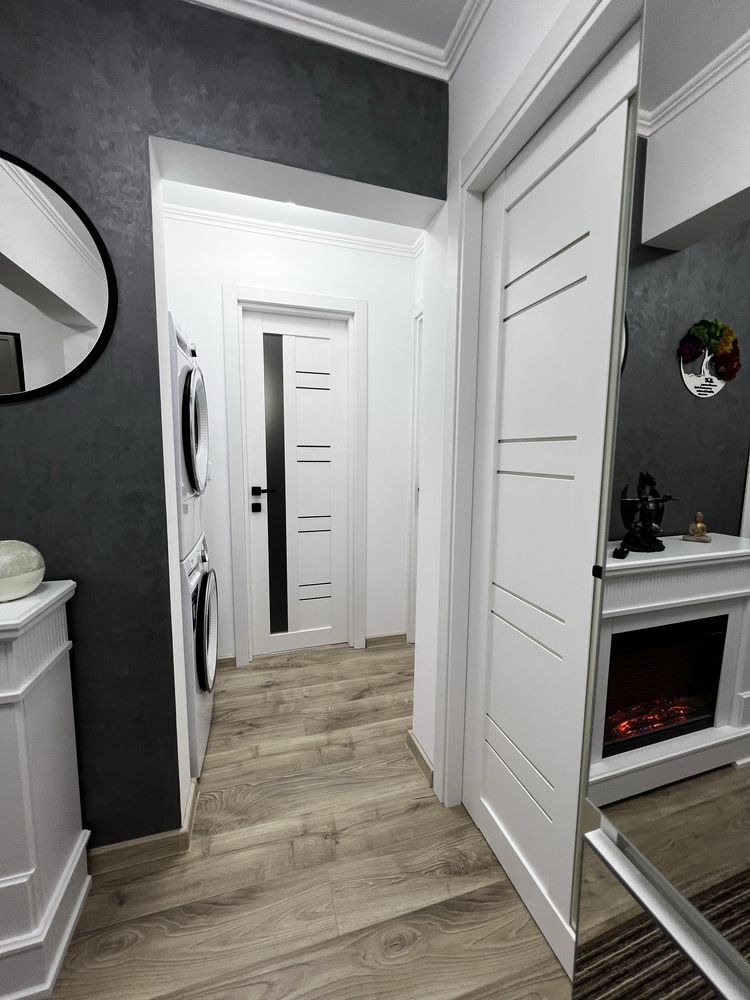 Vand apartament  cu 3 camere zona piata mare