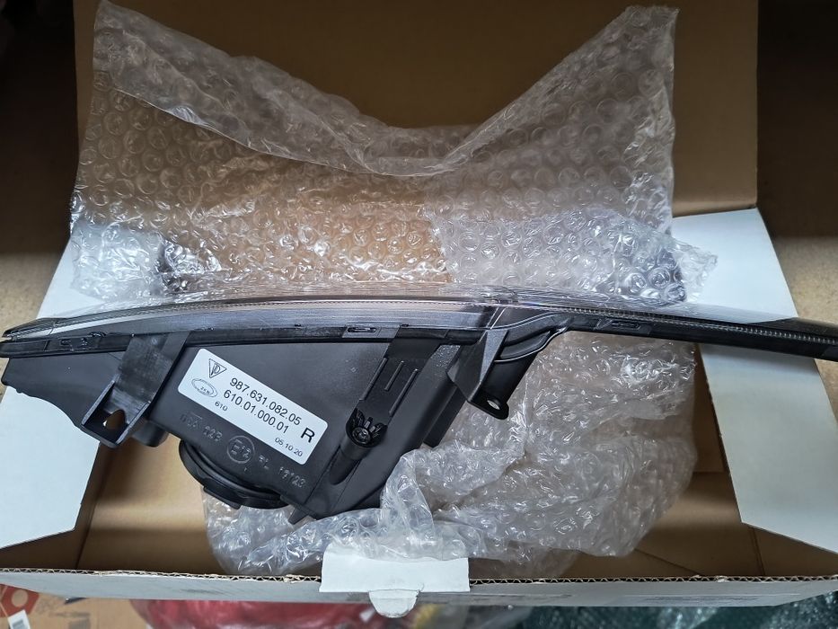 Lampa ceata față Dr Porsche boxster 987 noua