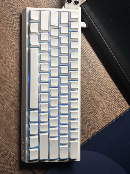 продам игровую клавиатуру магнитную