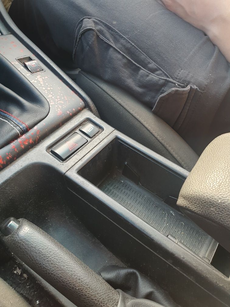 Поставка за чаши/Cupholder за BMW e46