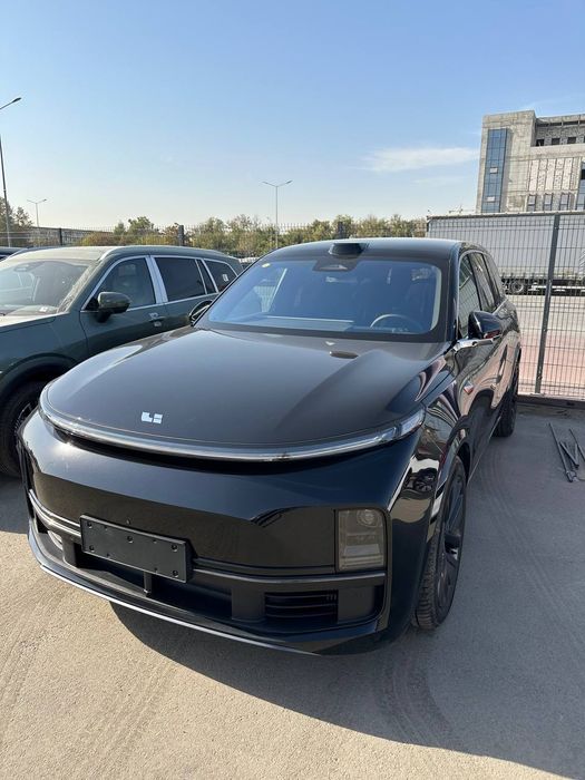 **Lixiang Li 9 do restayling 2025