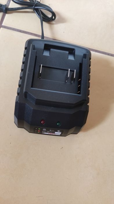 Încărcător acumulatori Makita 14.4 18v