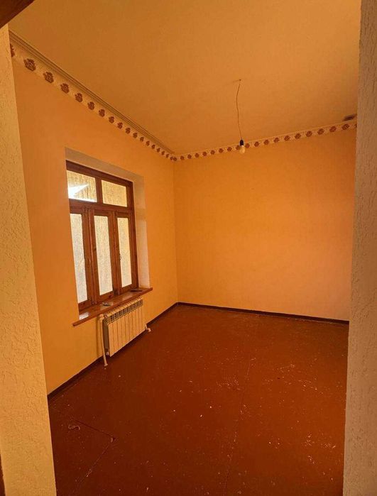 5 хона 8 сотокдан иборат булган ховли сотилмокда +  6подвал