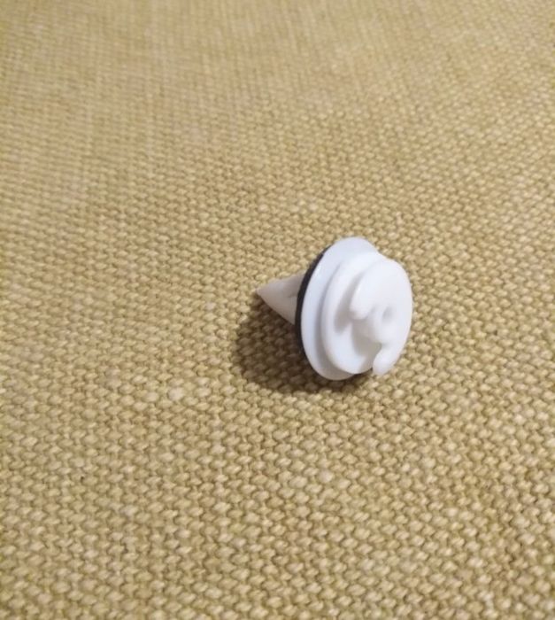 Clipsuri BMW fixare tapiserie  BMW E34,E36,E38,E39,E46,M3,M5,Z3,X5