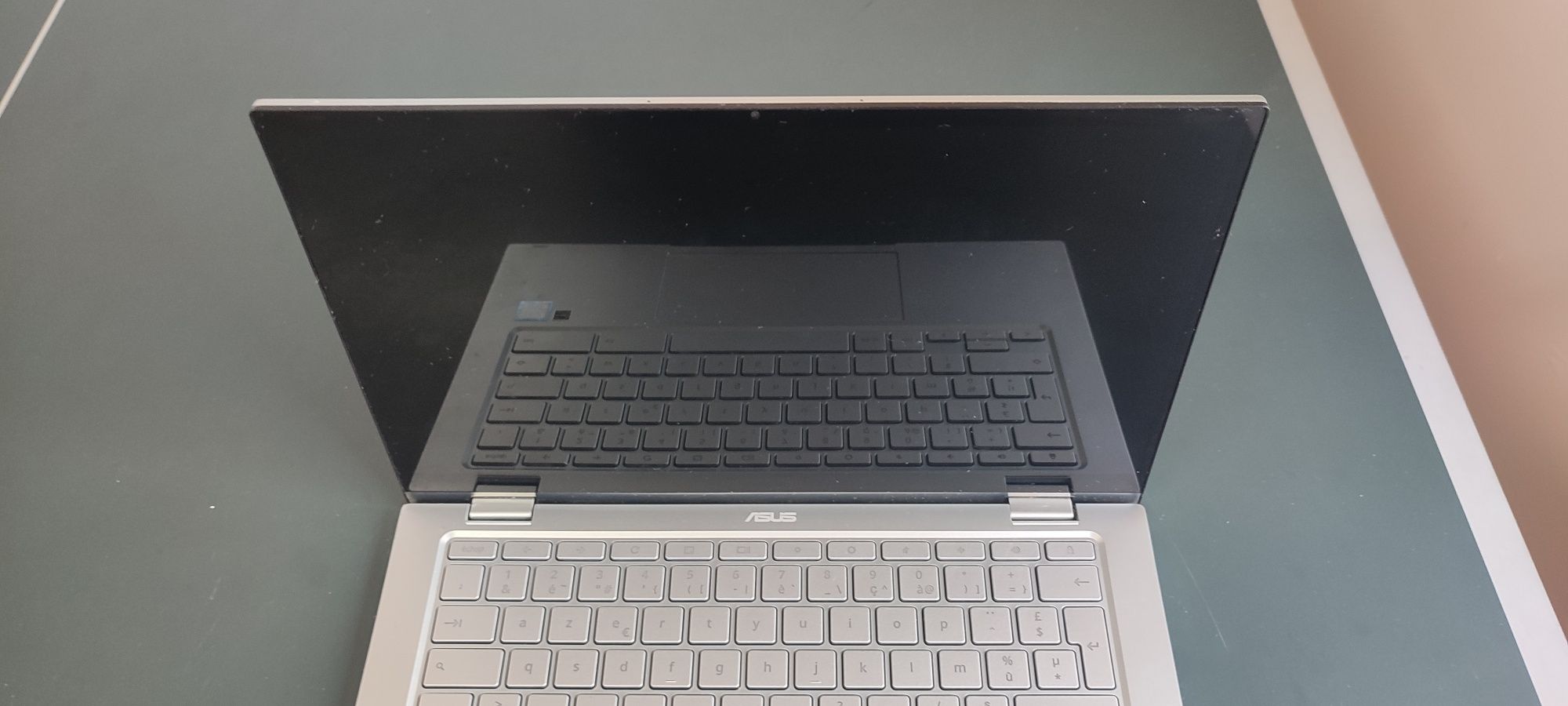 Laptop Asus chromebook c433t defect nu pornește