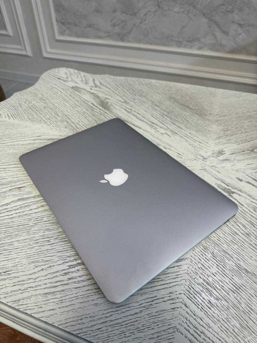 MacBook Air 13-inch Laptop