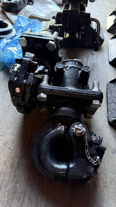 Крюк буксировочный фаркоп камаз 8т 10т