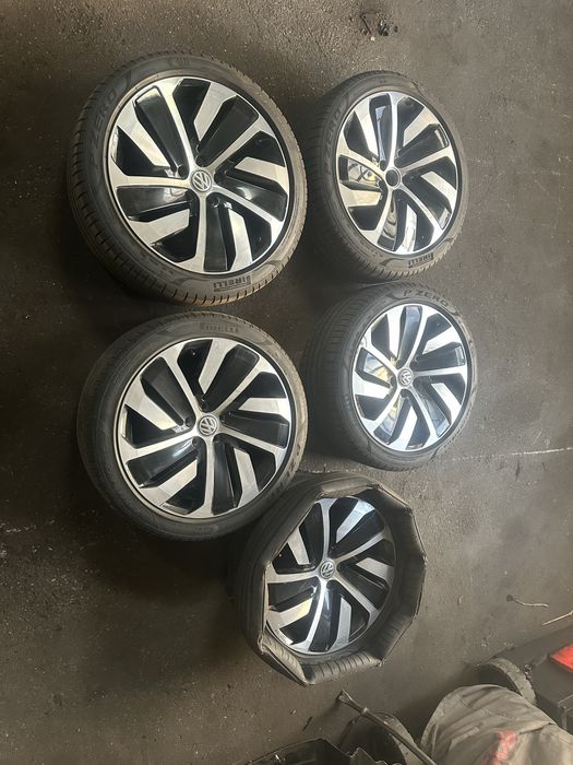 Set 5 Roti VW Arteon Passat R19 Montevideo Jante originale cu Pirelli