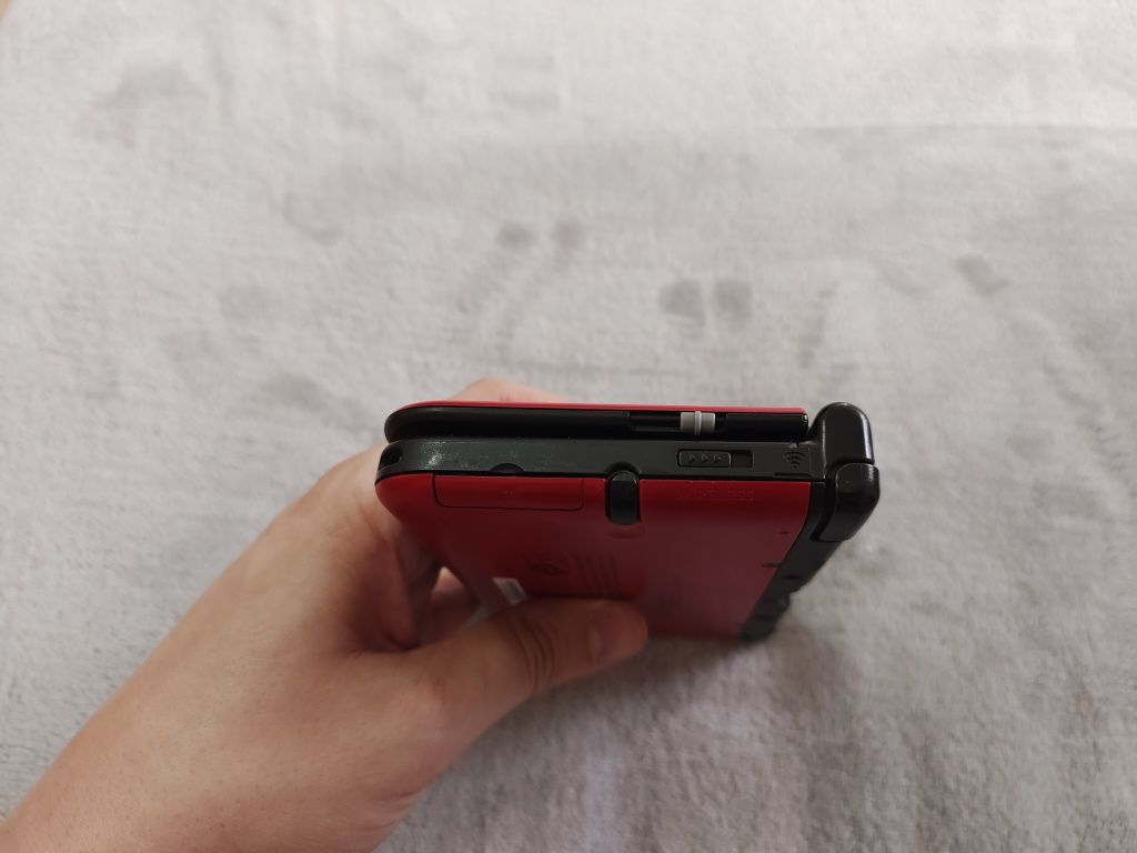 Nintendo 3ds xl rosu in stare foarte buna