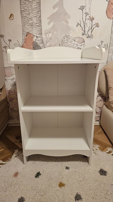 Vând masa de infasat Ikea