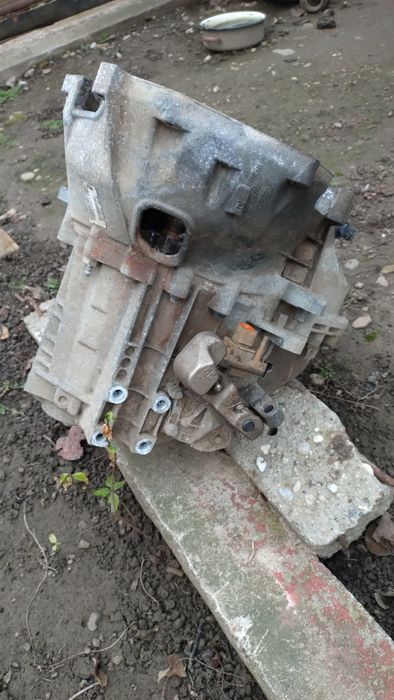 Cutie viteze ford transit motor 2000cc