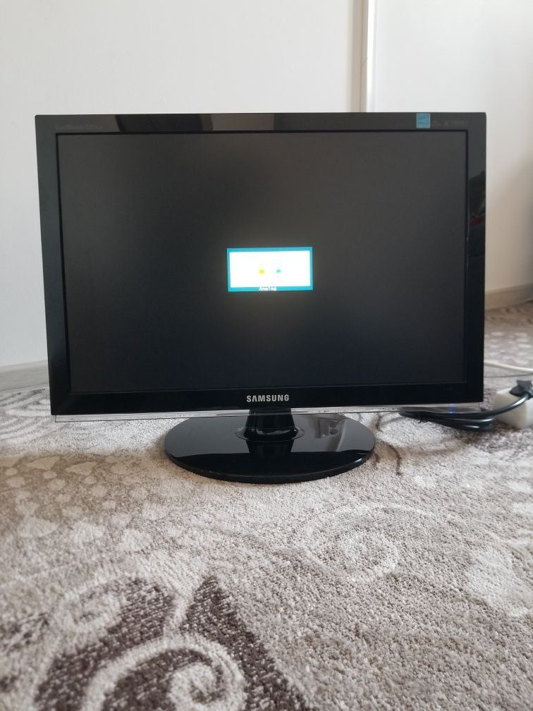 Monitor LCD Samsung SyncMaster 2253LW, 21.6" Wide , Glossy Black