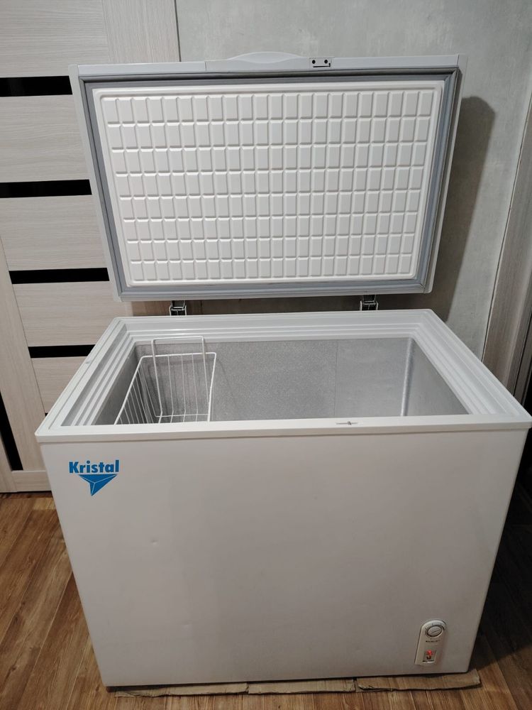 Продаю рабочий морозильник. Возможно доставка