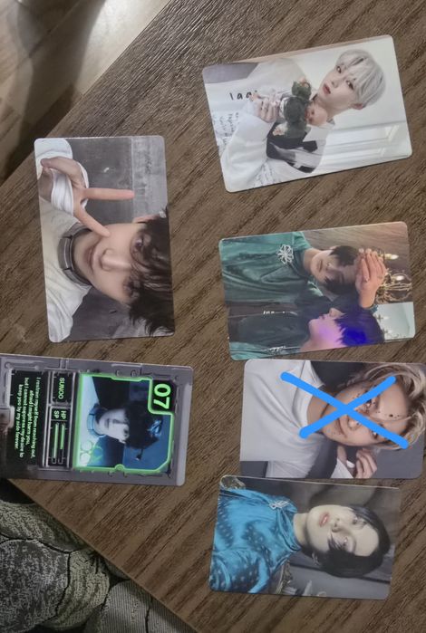 Разменям/ продавам/ купувам картички на Enhypen