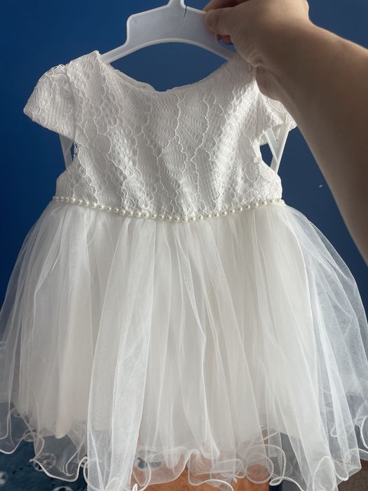 Продам детское белоснежное платице