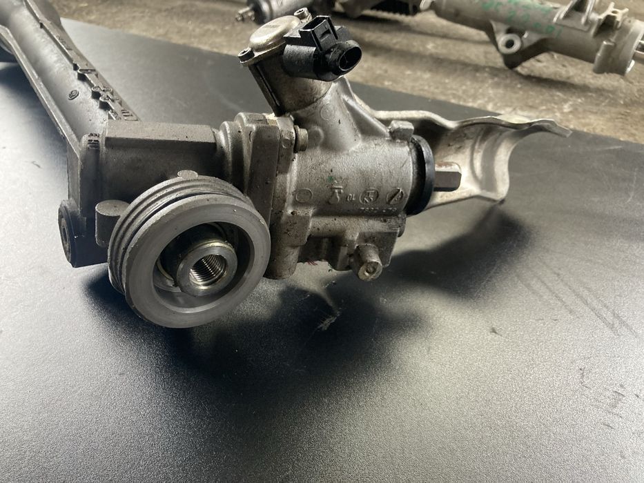 Audi Q7 3.0tdi 2012 година Кормилна Рейка