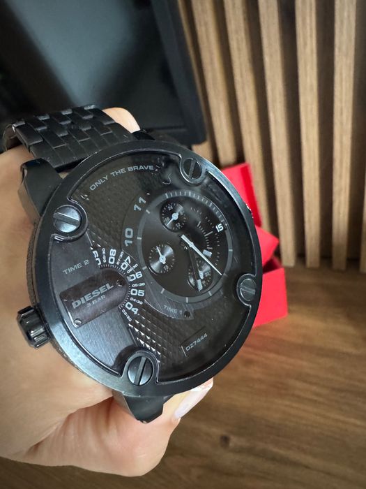 Diesel часовник Little Daddy DZ7444