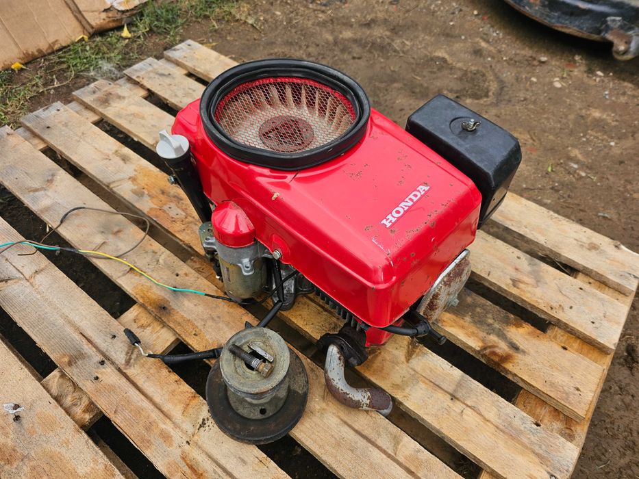 HONDA/Двигател з Тракторна Косачка 13.Коня