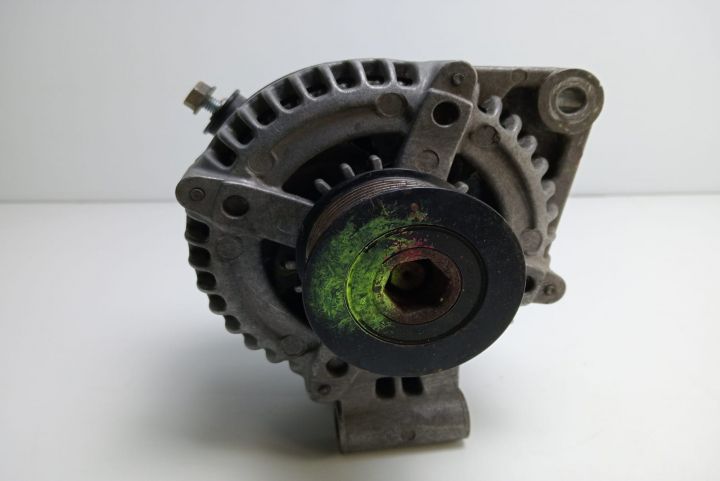 Alternator  2.7 d 104210-3711 Land Rover Range Rover Sport prima gene