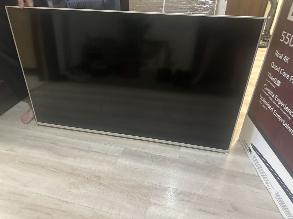 Led TV,  Smarttv. Треснут экран но работает , продам на зап.части