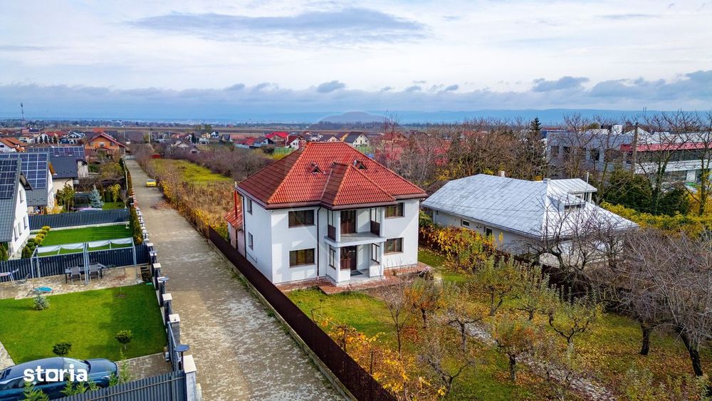 Casă/Vilă cu 6 camere de vânzare în Măgura