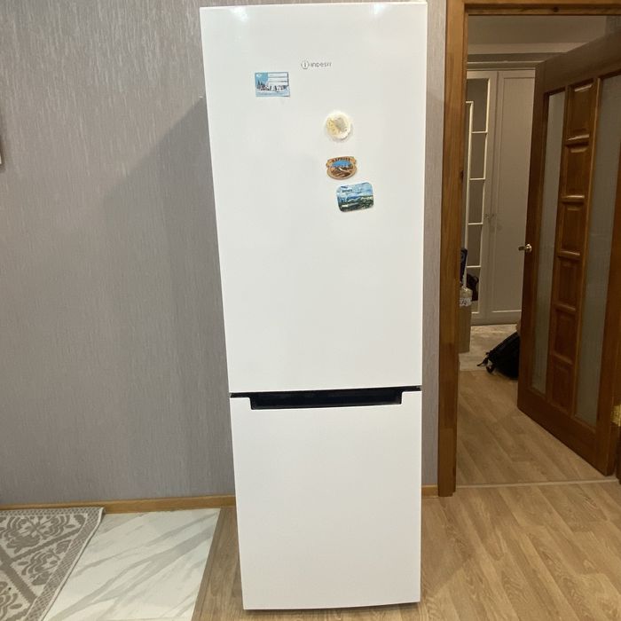 Холодильник Indesit
