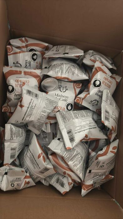 Ap cafea espresso Nespresso De'Longhi Essenza Mini EN 85.B bonus cafea