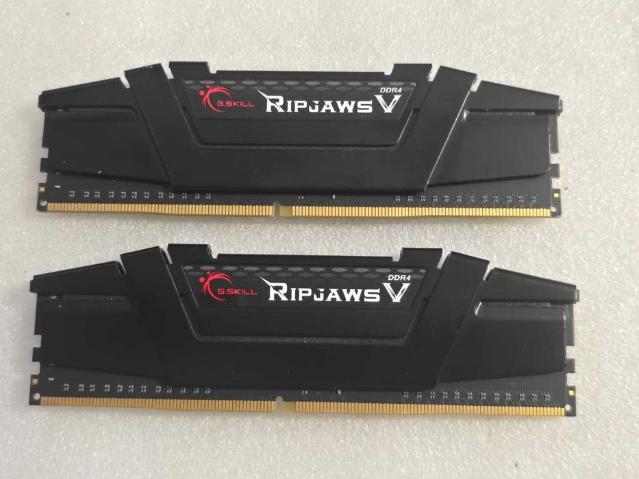 Kit memorie RAM G.SKILL Ripjaws V 8GB (2x4GB) DDR4 2133MHz