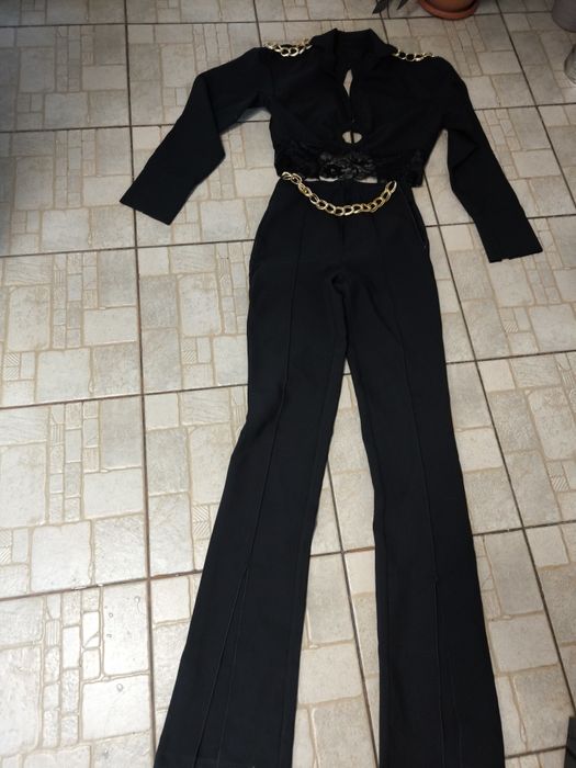 Vând costum 2 piese!