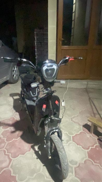 Скутер электро Ska8