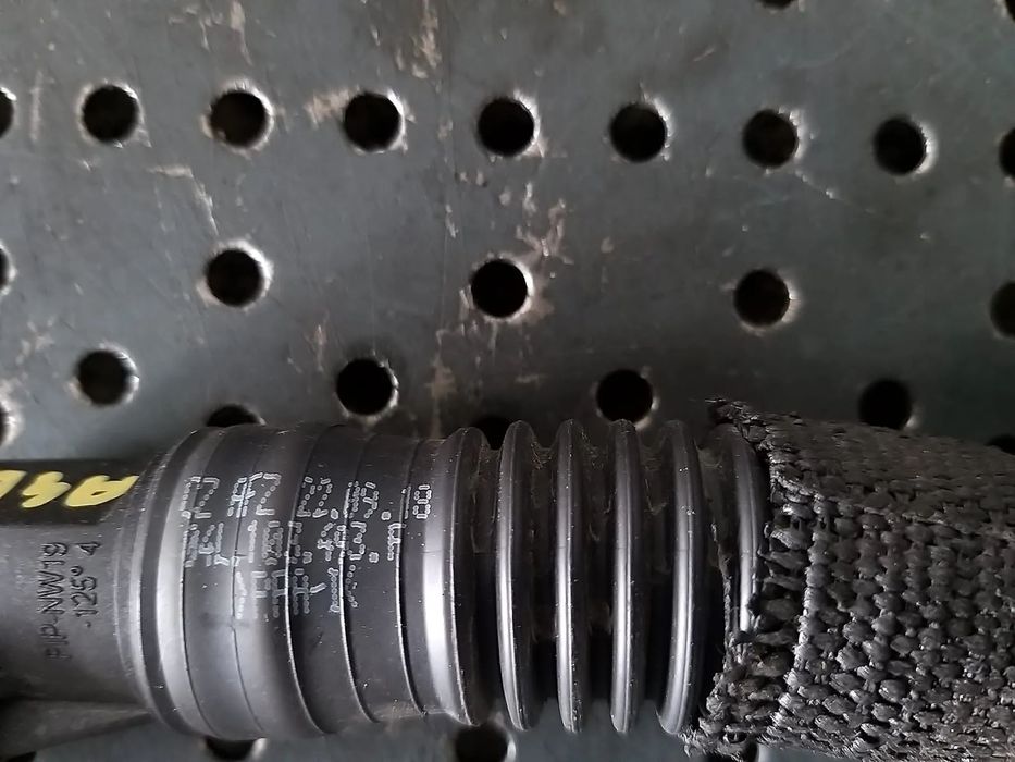 Furtun tub aer 2.0 tdi audi a4 b9 8w 04l103493f