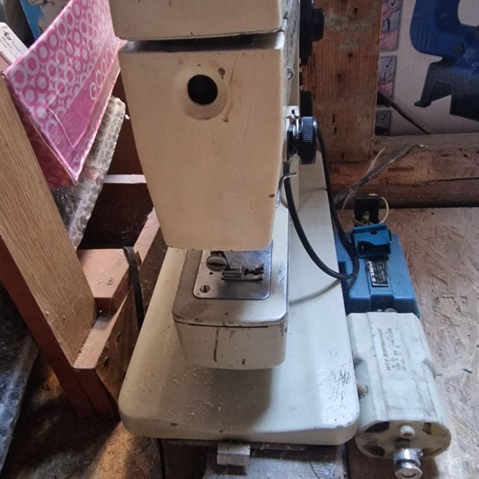 Mașina de cusut electrica Sanda Cugir
