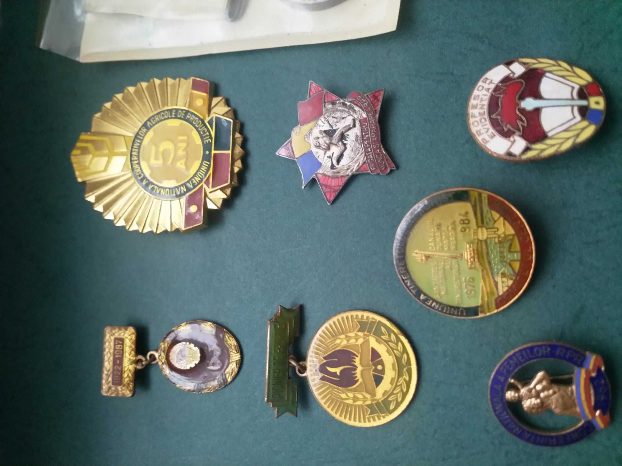 Insigne și medalii românești