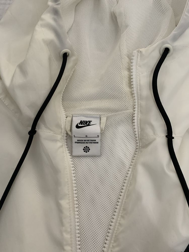 Geaca sport Nike, windrunner, bej, fit M-L