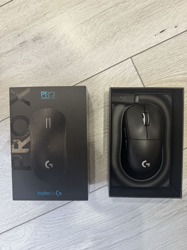 Мышь игровая logitech  pro superlight новая