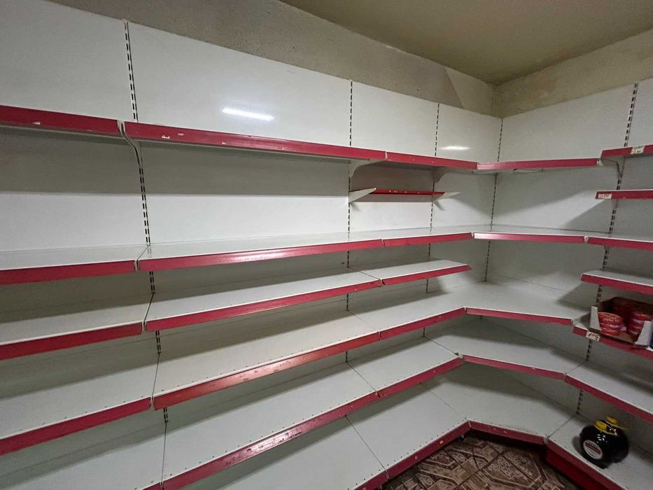 Метални търговски стелажи