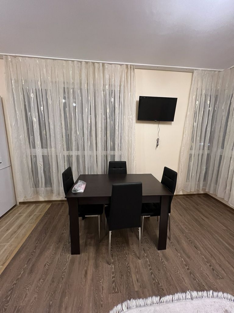 Дава се под наем Двустаен апартамент в Аксаково - 52 кв.м за 433.5 € - Снимка #2