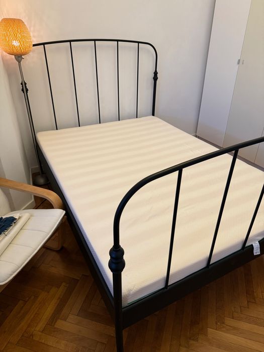 Pat cu cadru de fier
