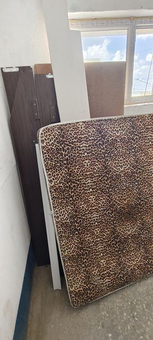 Двухспальная кровать