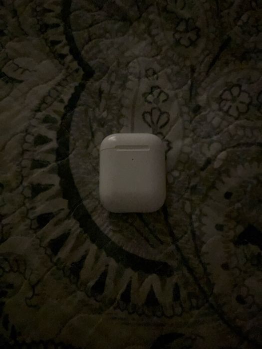 Срочно продам. AirPods 2 оригинал