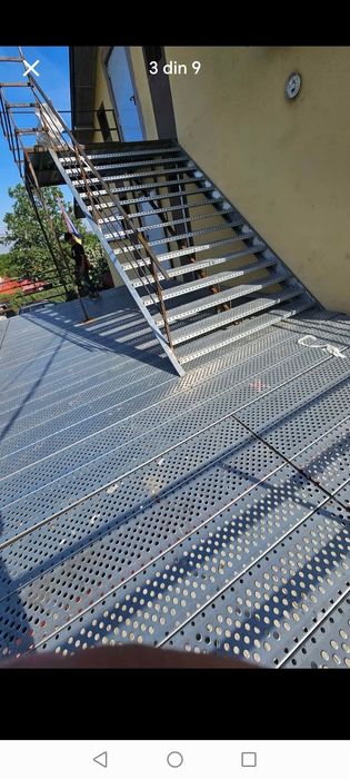Vând scări zincate la oferirea clientului ne deplasăm ori unde in țara