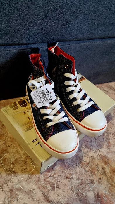 Продаю детские кеды для девочек 32 размер