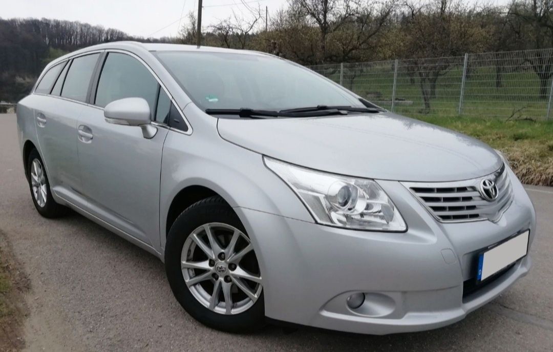 Dezmembrez Toyota Avensis T27 2.0 126 cp 2010