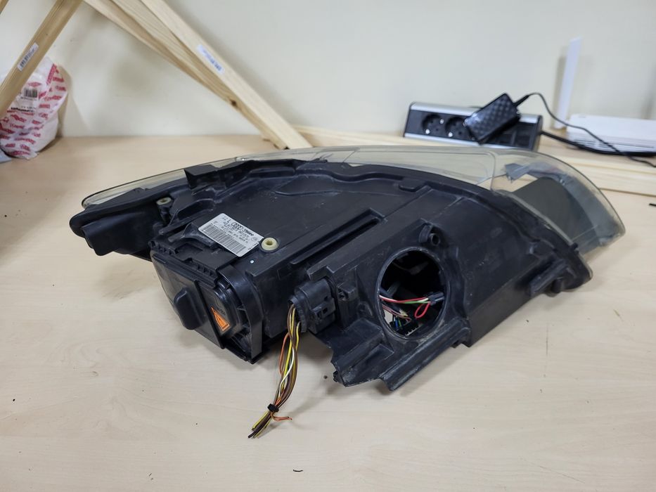 Ляв фар Audi Q7 ЗАВИВАЩ ксенон lqv far ауди кю7 zavivasht