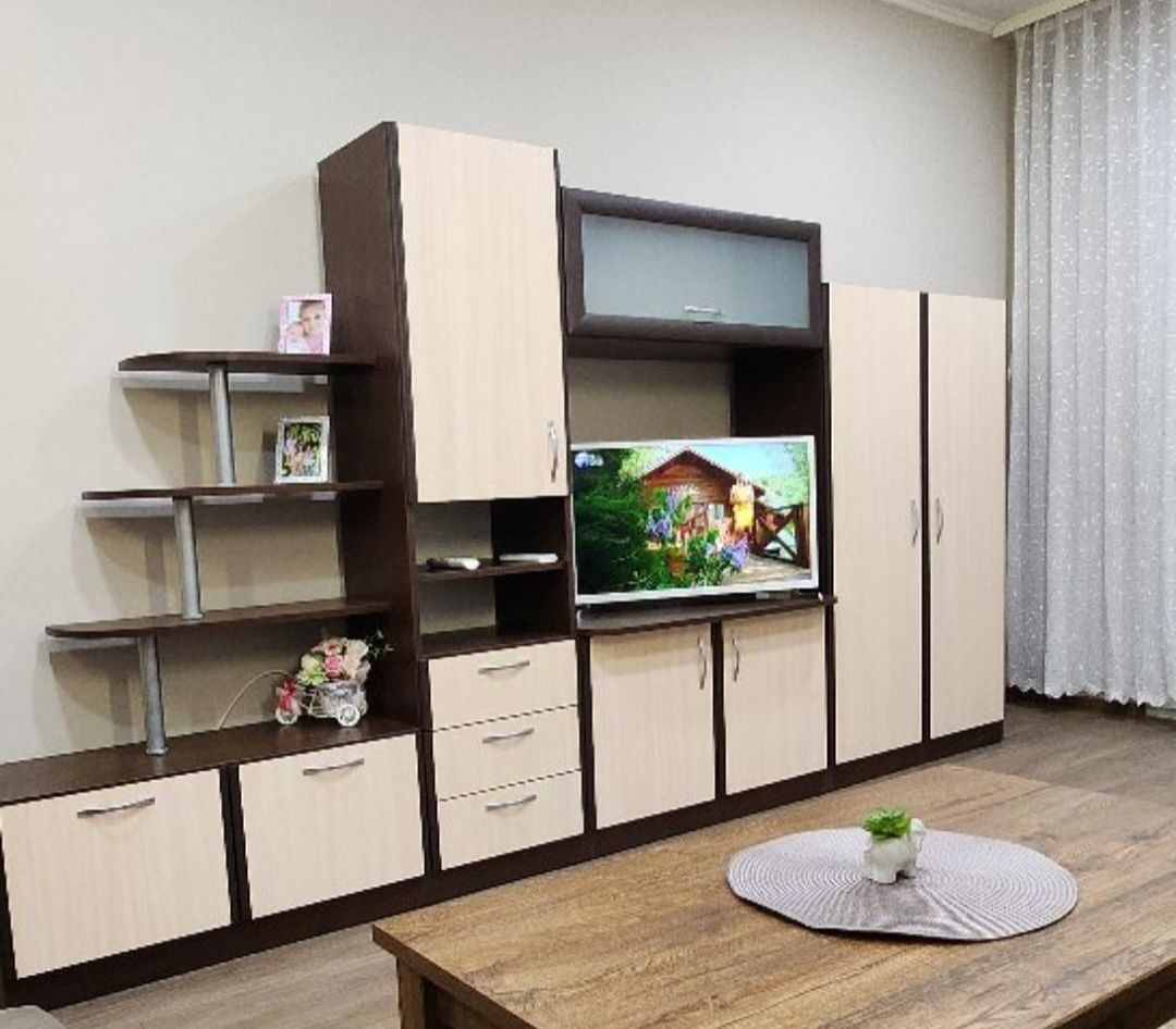 Продавам Холна секция
