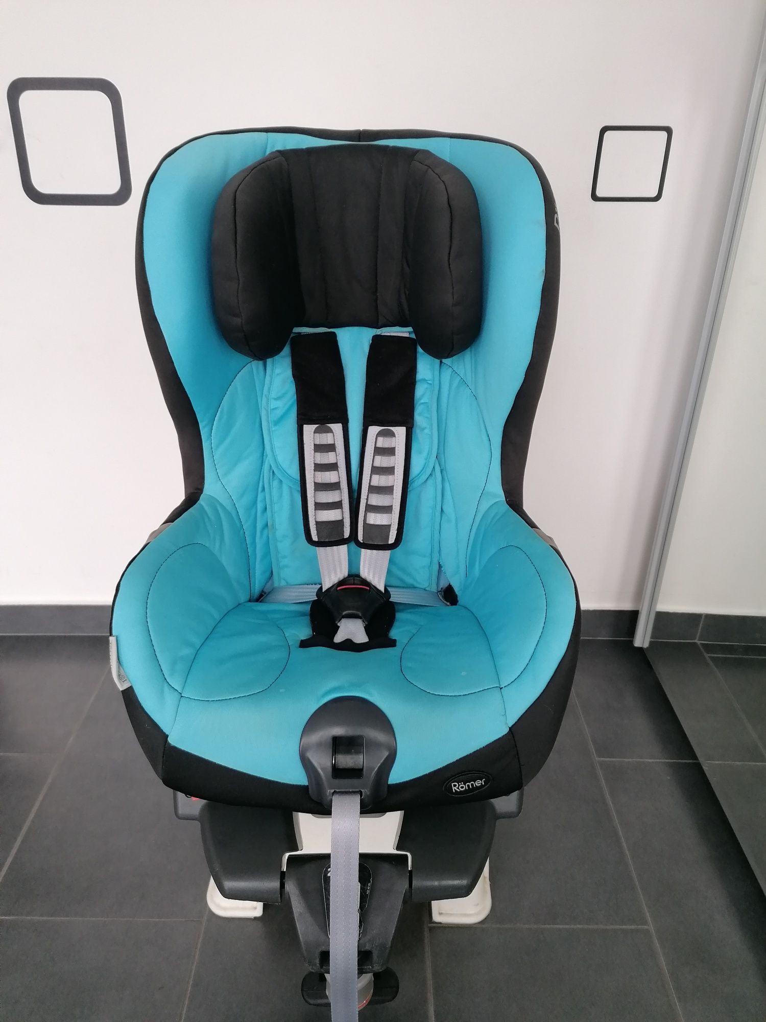 Scaun auto Britax Romer Safefix Plus cu isofix pt copii între 9 și 18