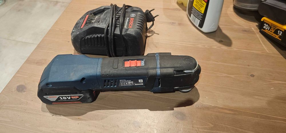 multitool bosch 18 v plus baterie si incarcator