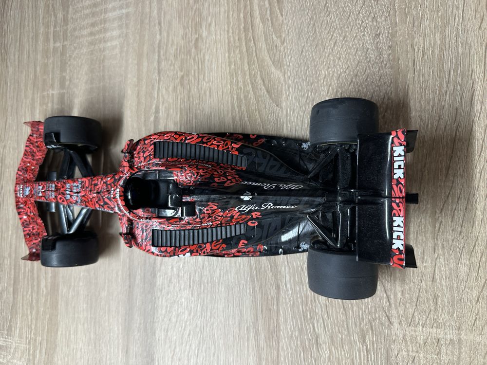 alfa romeo 1/18 solido f1 boogie art limited edition